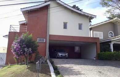 Imagem: A casa em condomínio possui 4 Dormitórios, 4 Banheiros, 5