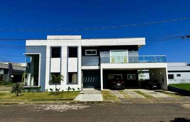 Imagem: A casa em condomínio possui 3 Dormitórios, 4 Banheiros, 3