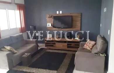 Imagem: A casa possui 3 Dormitórios, 3 Banheiros, 3 Vagas na garagem