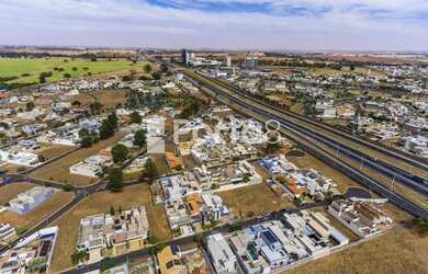 Imagem 4: Casa Luxuosa no Condomínio Village La Montagne, Próxima ao Shopping...