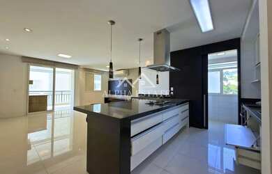 Imagem: O apartamento possui 2 Dormitórios, 2 Banheiros, 2 Vagas na