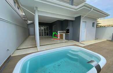 Imagem: A casa em condomínio possui 3 Dormitórios, 4 Banheiros, 4