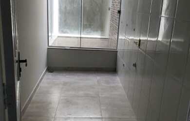 Imagem: A casa possui 2 Dormitórios, 1 Banheiro e está localizado