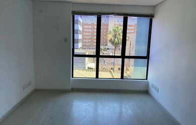Imagem 2: Sala à venda, 33 m² de R$ 205.000 por R$ 180.000 - Menino Deus - Porto...