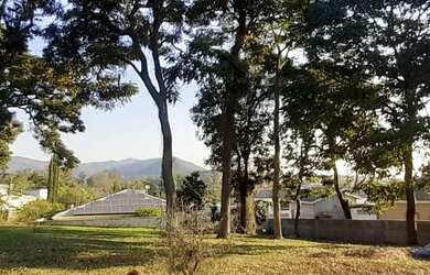 Imagem: O terreno possui 800m² de Área e está localizado em Atibaia