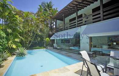 Imagem: A casa em condomínio possui 4 Dormitórios, 4 Banheiros, 3