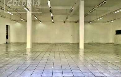 Imagem: O depósito possui 5 Vagas na garagem, 236m² de Área e está