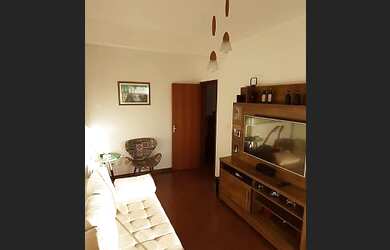 Imagem: O apartamento possui 3 Dormitórios, 1 Banheiro, 1 Vaga na garagem