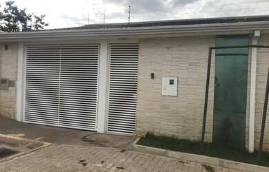 Imagem: A casa em condomínio à venda possui 4 Dormitórios, 3 Banheiros