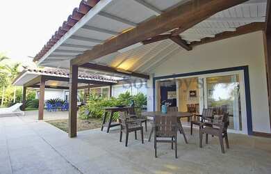 Imagem 14: Casa contemporânea no meio de reserva ecológica