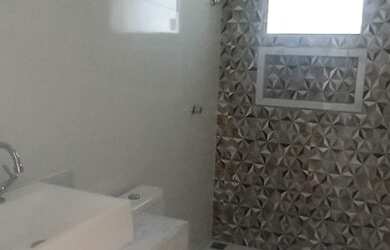 Imagem 2: Casa 1º locação, atrás do futuro Dom atacadista e shopping