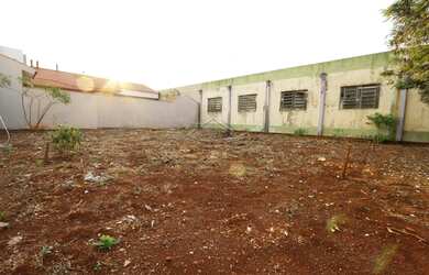 Imagem: O terreno possui 437m² de Área, Imóvel novo e está localizado