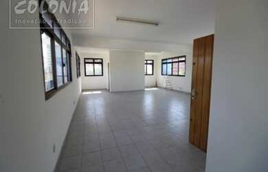 Imagem: O depósito possui 1 Vaga na garagem, 70m² de Área e está