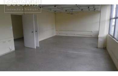 Imagem: O depósito possui 679m² de Área e está localizado em Centro