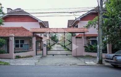 Imagem: A casa em condomínio possui 3 Dormitórios, 2 Banheiros, 134m²