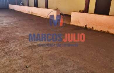 Imagem: A casa possui 2 Dormitórios, 2 Banheiros, 3 Vagas na garagem