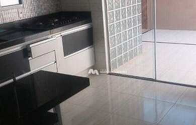 Imagem: A casa em condomínio possui 3 Dormitórios, 2 Banheiros, 2