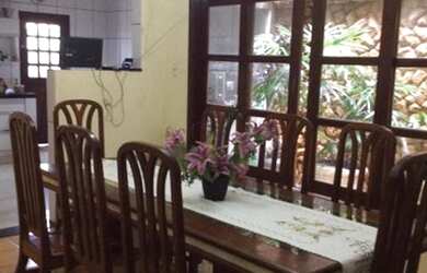 Imagem: A casa possui 4 Dormitórios, 4 Banheiros, 2 Vagas na garagem