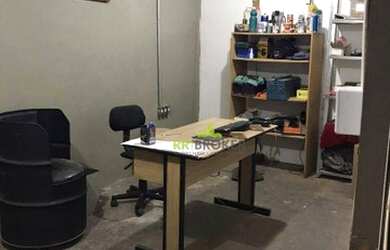 Imagem: O depósito possui 210m² de Área e está localizado em Mini