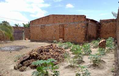 Imagem 2: Terreno 20x20 todo murado