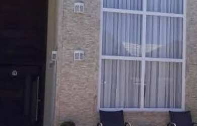 Imagem: A casa em condomínio possui 5 Dormitórios, 5 Banheiros, 2