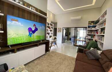 Imagem: A casa em condomínio possui 3 Dormitórios, 3 Banheiros, 2