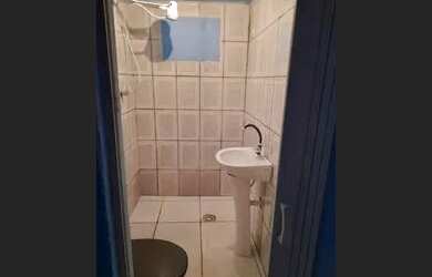 Imagem: A casa possui 1 Dormitório, 1 Banheiro e está localizado