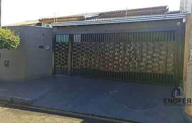 Imagem: A casa possui 3 Dormitórios, 3 Banheiros, 160m² de Área e