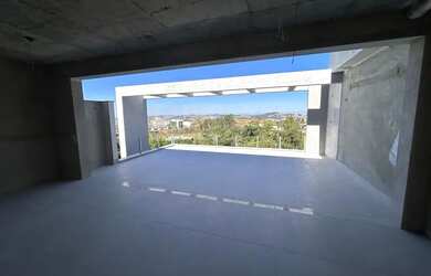 Imagem: O apartamento na cobertura possui 3 Dormitórios, 2 Banheiros