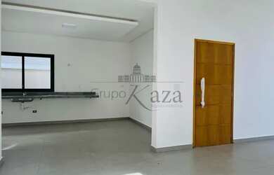 Imagem: A casa em condomínio possui 3 Dormitórios, 3 Banheiros, 4