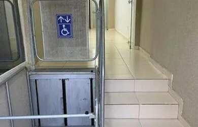 Imagem: A casa possui 2 Dormitórios, 1 Banheiro, 1 Vaga na garagem