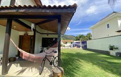 Imagem: A casa em condomínio possui 4 Dormitórios, 5 Banheiros, 4