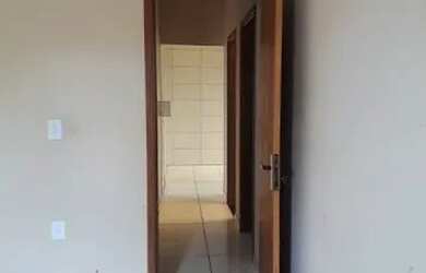 Imagem: A casa possui 2 Dormitórios, 1 Banheiro, 1 Vaga na garagem