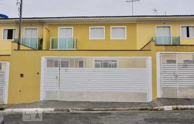 Imagem: A casa possui 3 Dormitórios, 2 Banheiros, 3 Vagas na garagem