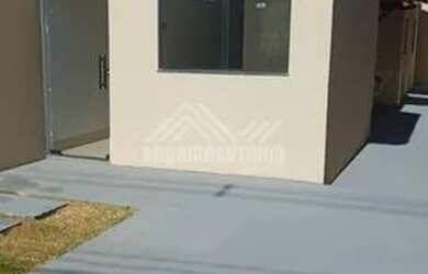 Imagem: A casa possui 2 Dormitórios, 1 Banheiro, 1 Vaga na garagem