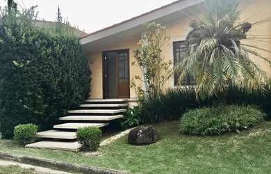 Imagem: A casa em condomínio possui 2 Dormitórios, 4 Banheiros, 2