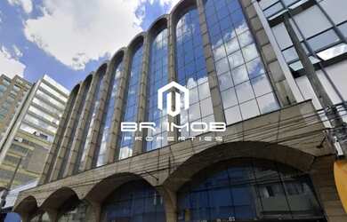 Imagem: O depósito possui 5 Vagas na garagem, 5.200m² de Área e