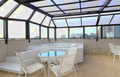 Imagem: O apartamento na cobertura possui 4 Dormitórios, 5 Banheiros