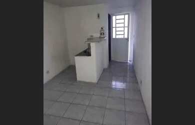 Imagem: A kitnet possui 1 Dormitório, 1 Banheiro, 1 Vaga na garagem