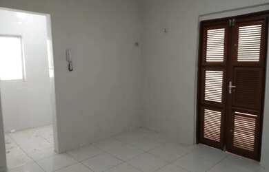 Imagem 2: Casa ampla para fins comerciais a menos de 2 quadras da avenida Oliveira...