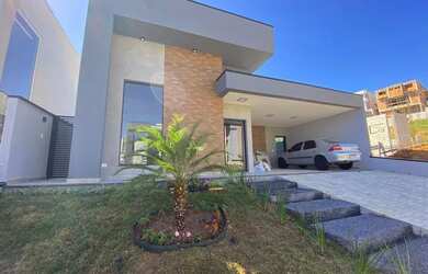 Imagem: A casa em condomínio possui 3 Dormitórios, 3 Banheiros, 4