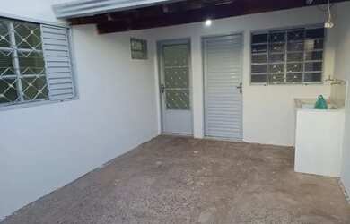 Imagem: A casa possui 1 Dormitório, 1 Banheiro, 40m² de Área e está