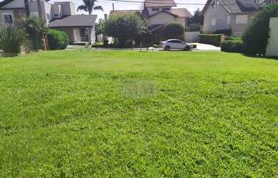 Imagem: O terreno possui 647m² de Área e está localizado em Pineville