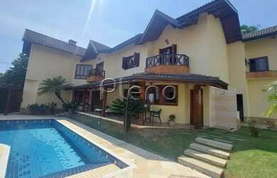 Imagem: A casa em condomínio possui 4 Dormitórios, 5 Banheiros, 4