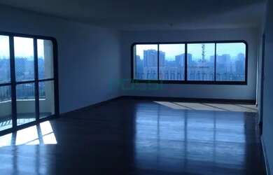 Imagem: O apartamento possui 5 Dormitórios, 5 Banheiros, 5 Vagas na