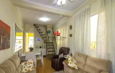 Imagem: A casa possui 3 Dormitórios, 2 Banheiros, 3 Vagas na garagem