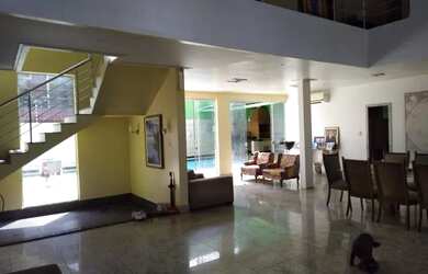 Imagem: O apartamento possui 5 Dormitórios, 5 Banheiros, 2 Vagas na