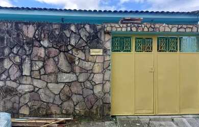 Imagem: A casa possui 2 Dormitórios, 2 Banheiros, 1 Vaga na garagem