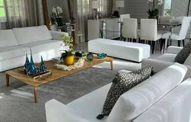 Imagem: A casa em condomínio possui 4 Dormitórios, 5 Banheiros, 4