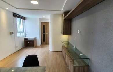 Imagem: O apartamento possui 2 Dormitórios, 1 Banheiro, 1 Vaga na garagem